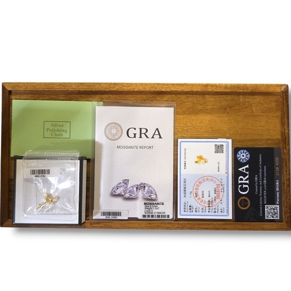 Moissanite D-Color Earrings with GRA Certificate - Picture 4 of 4